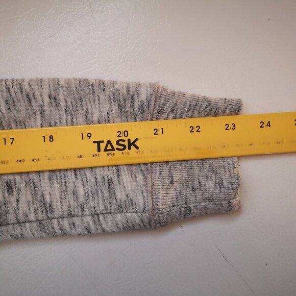 Hollister Ladies Size Medium Grey/White/Black Fleece Lined Hoodie - Picture 9 of 10